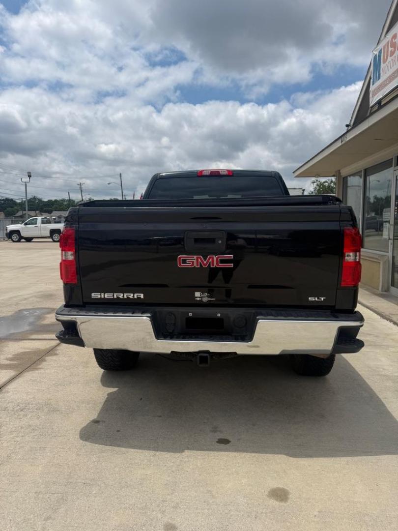 2015 BLACK GMC SIERRA 1500 SLT (3GTU2VEC2FG) with an 5.3L engine, Automatic transmission, located at 4415 NE 28th St., Haltom City, TX, 76117, (817) 222-9334, 0.000000, 0.000000- Photo#4