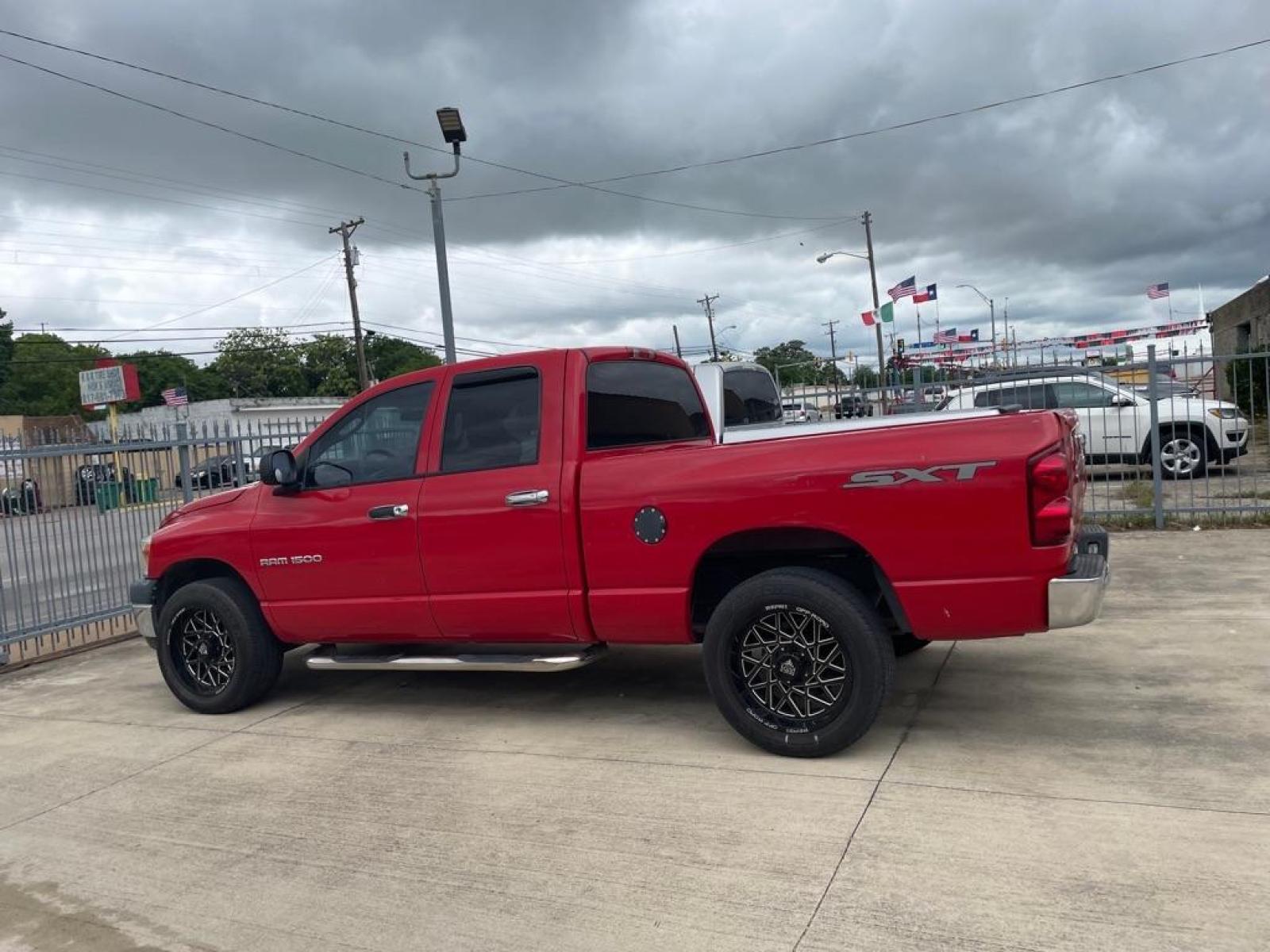 2007 RED DODGE RAM 1500 ST (1D7HA18K67J) with an 3.7L engine, Automatic transmission, located at 4415 NE 28th St., Haltom City, TX, 76117, (817) 222-9334, 0.000000, 0.000000 - Photo #1