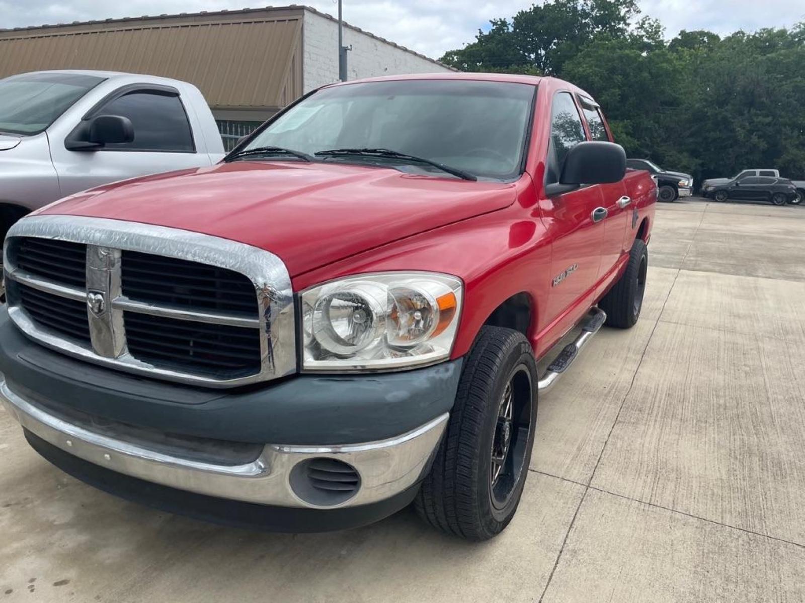 2007 RED DODGE RAM 1500 ST (1D7HA18K67J) with an 3.7L engine, Automatic transmission, located at 4415 NE 28th St., Haltom City, TX, 76117, (817) 222-9334, 0.000000, 0.000000 - Photo #0