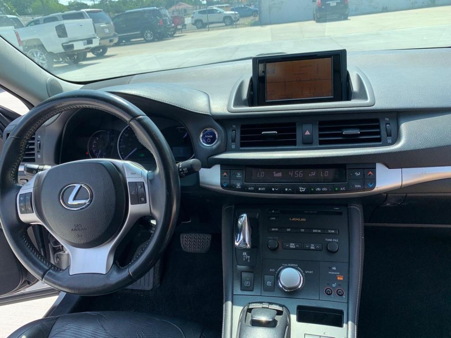 2012 SILVER LEXUS CT 200 (JTHKD5BH0C2) with an 1.8L engine, Continuously Variable transmission, located at 4415 NE 28th St., Haltom City, TX, 76117, (817) 222-9334, 0.000000, 0.000000 - Photo#9