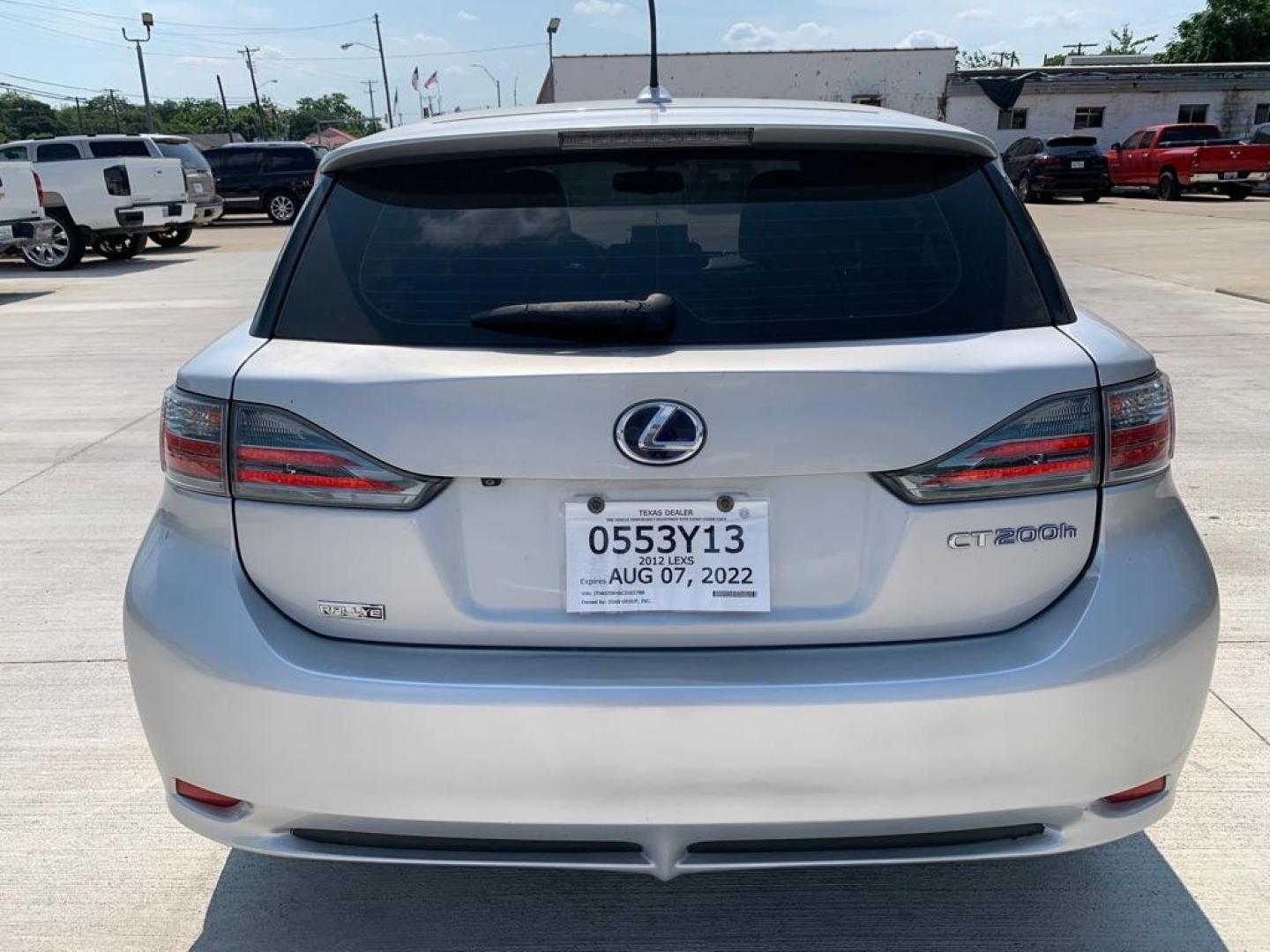 2012 SILVER LEXUS CT 200 (JTHKD5BH0C2) with an 1.8L engine, Continuously Variable transmission, located at 4415 NE 28th St., Haltom City, TX, 76117, (817) 222-9334, 0.000000, 0.000000 - Photo#2