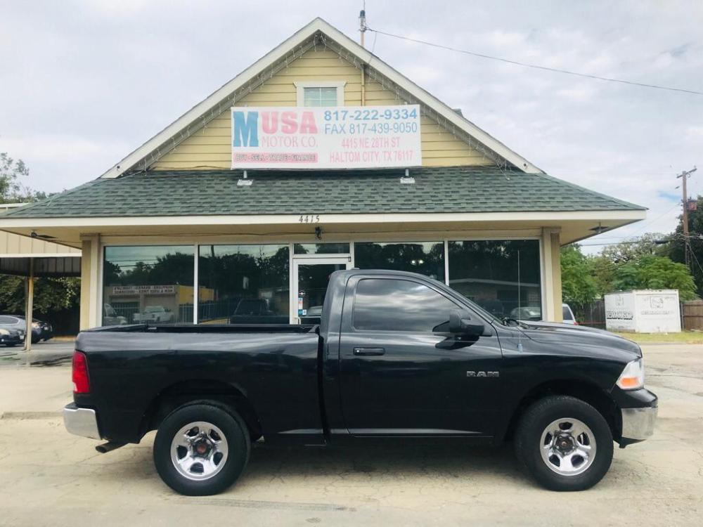 2010 BLACK DODGE RAM 1500 (3D7JV1EP2AG) with an 4.7L engine, Automatic transmission, located at 4415 NE 28th St., Haltom City, TX, 76117, (817) 222-9334, 0.000000, 0.000000 - Photo #3