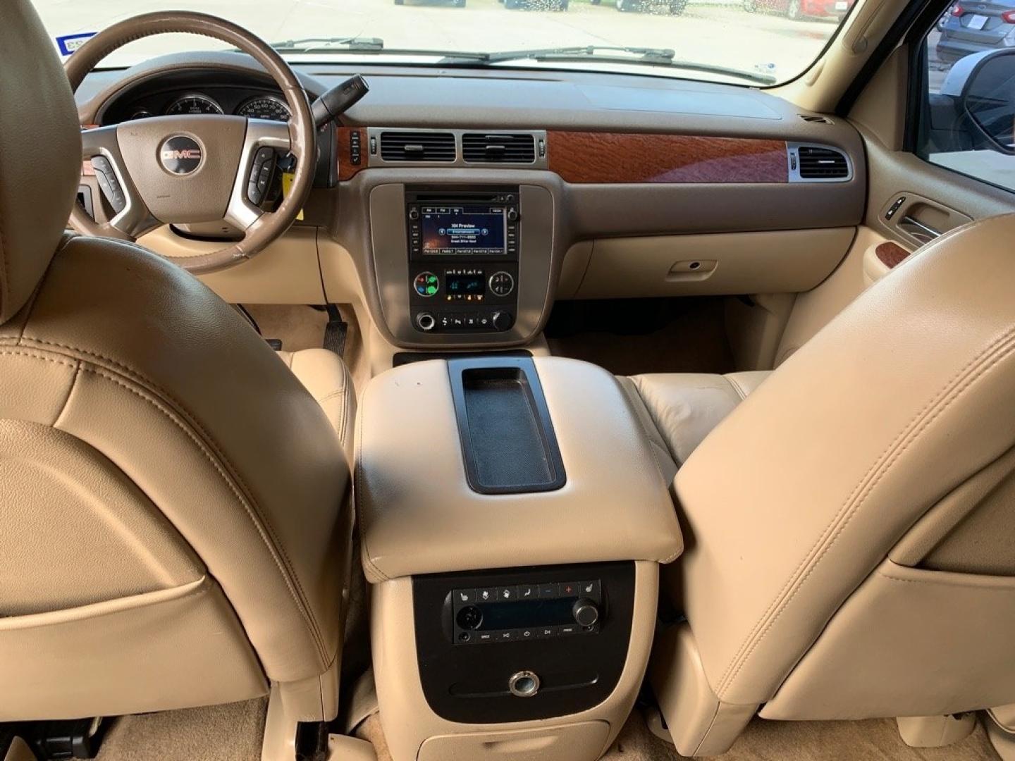 2007 WHITE GMC YUKON (1GKFC13J17R) with an 5.3L engine, Automatic transmission, located at 4415 NE 28th St., Haltom City, TX, 76117, (817) 222-9334, 0.000000, 0.000000- Photo#6