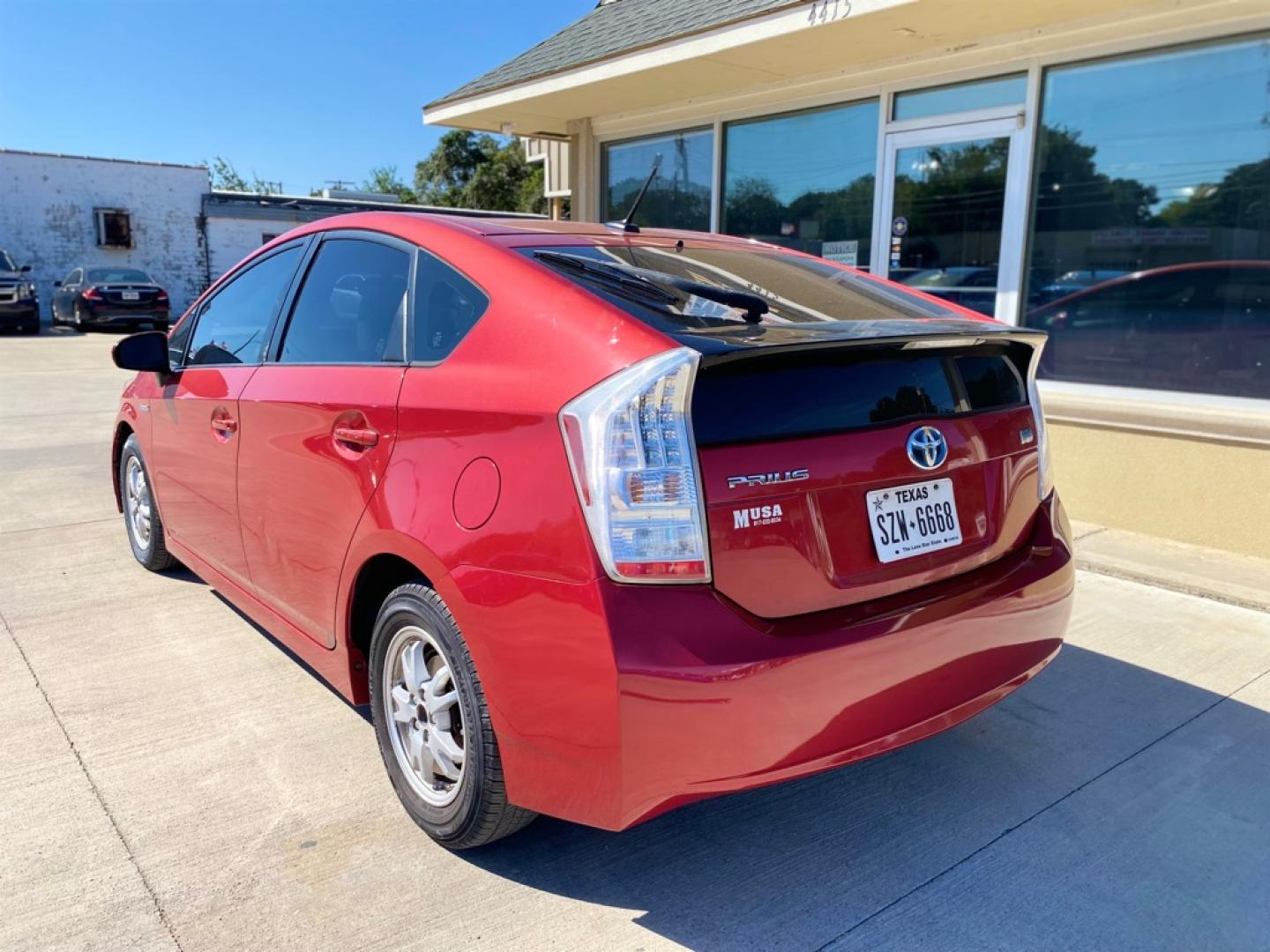 2010 RED TOYOTA PRIUS (JTDKN3DU9A5) with an 1.8L engine, Continuously Variable transmission, located at 4415 NE 28th St., Haltom City, TX, 76117, (817) 222-9334, 0.000000, 0.000000- Photo#2