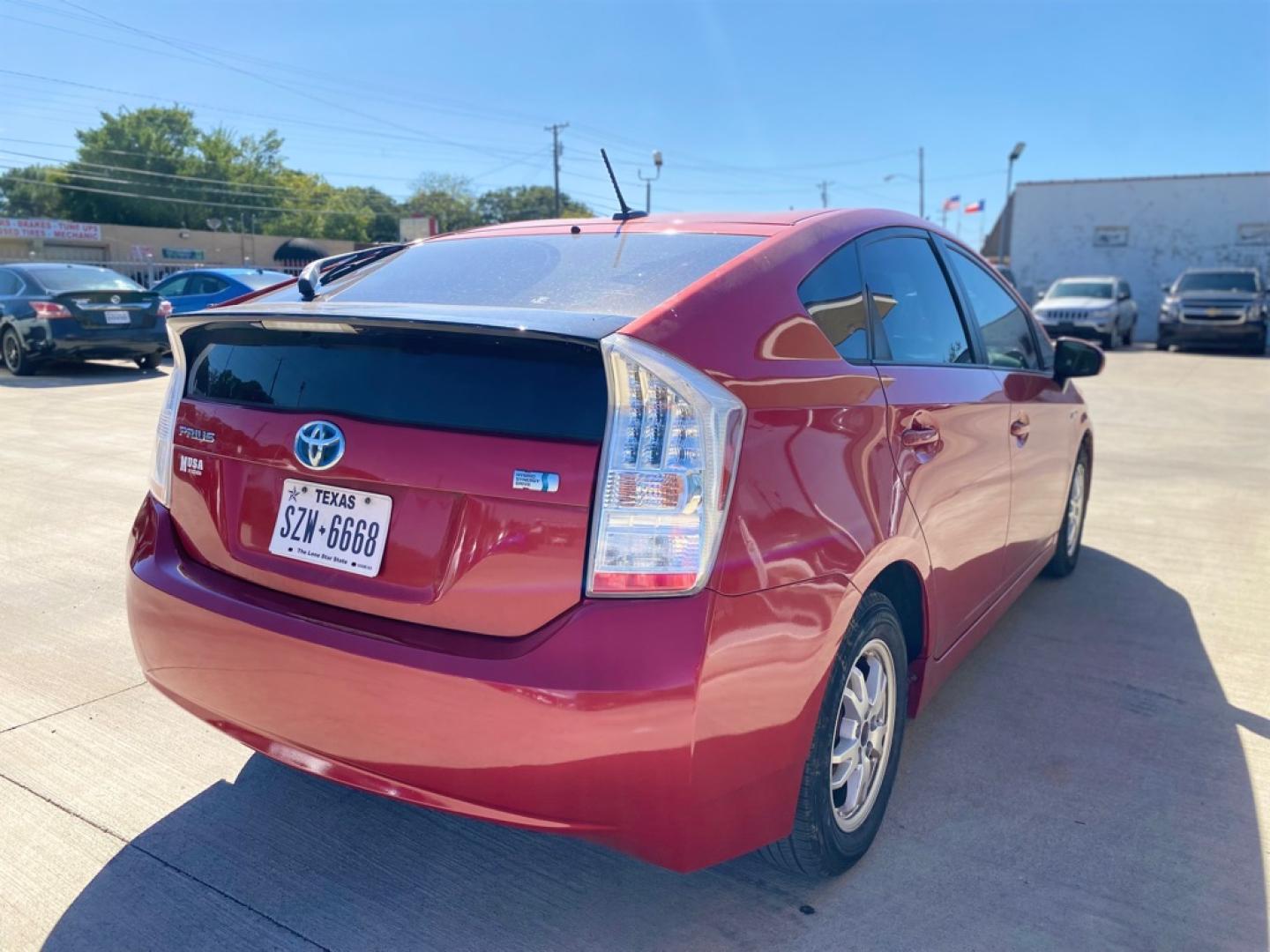 2010 RED TOYOTA PRIUS (JTDKN3DU9A5) with an 1.8L engine, Continuously Variable transmission, located at 4415 NE 28th St., Haltom City, TX, 76117, (817) 222-9334, 0.000000, 0.000000- Photo#4