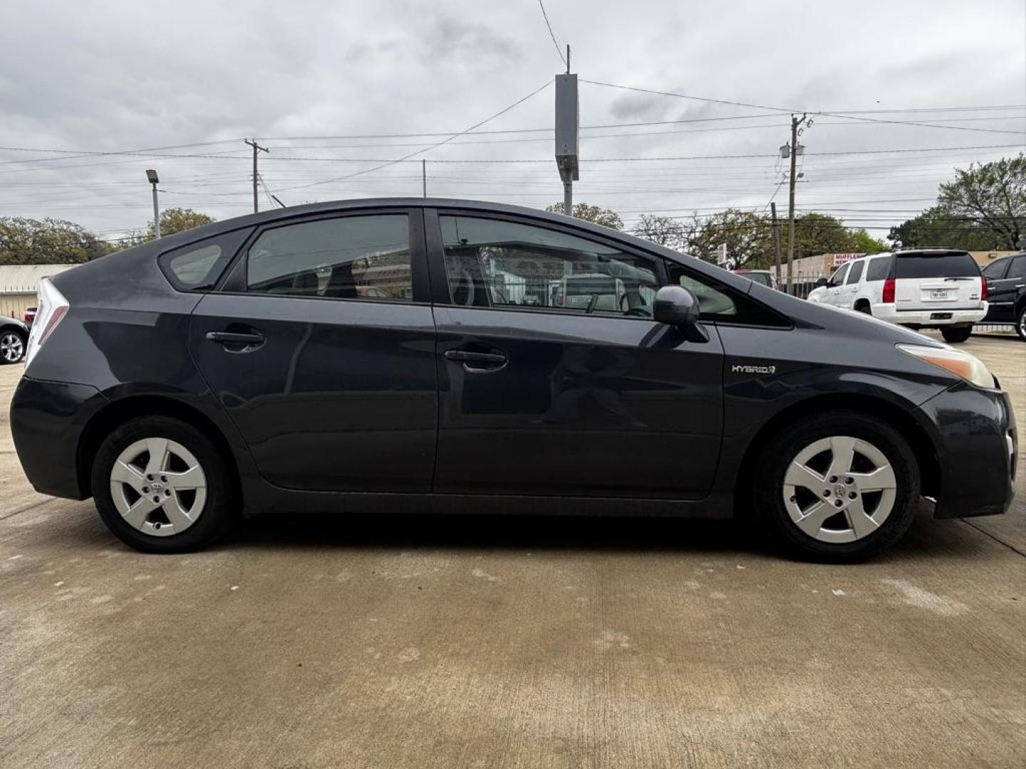 2010 GRAY TOYOTA PRIUS (JTDKN3DU5A0) with an 1.8L engine, Continuously Variable transmission, located at 4415 NE 28th St., Haltom City, TX, 76117, (817) 222-9334, 0.000000, 0.000000 - Photo#2